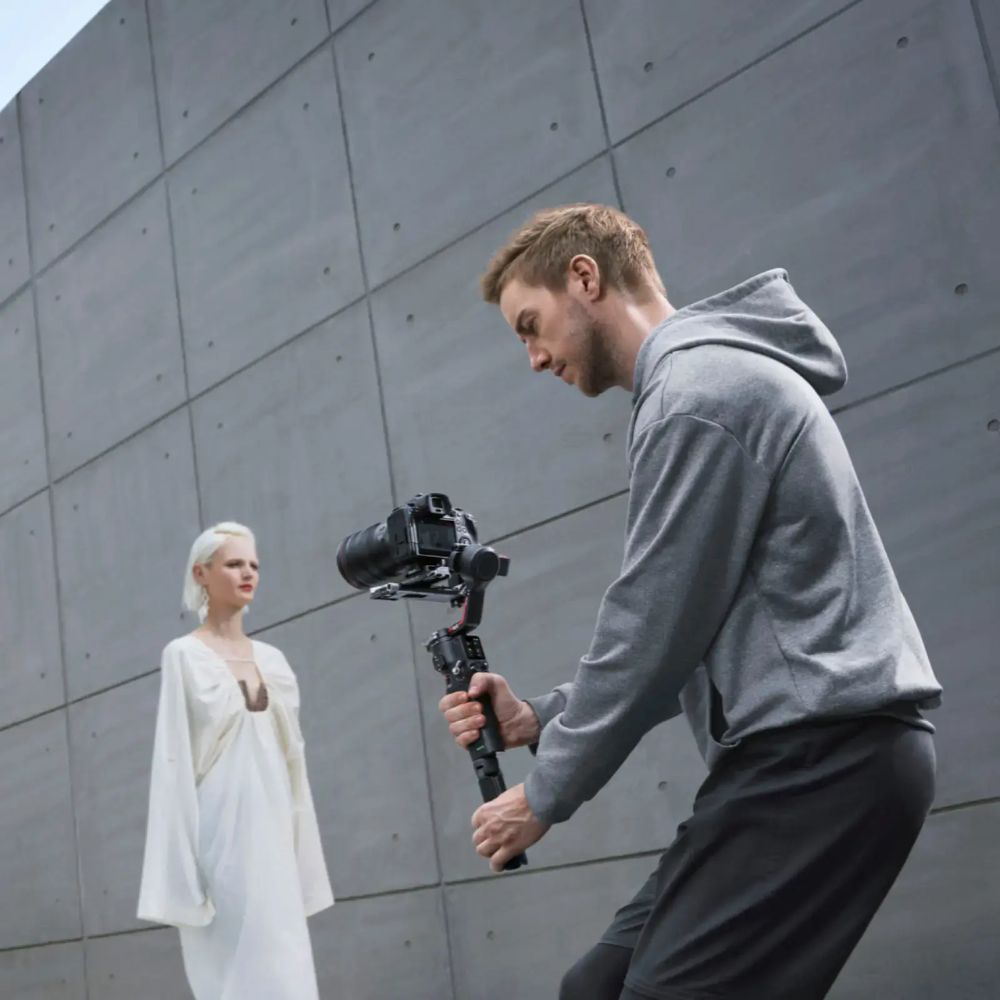 DJI RS 3 Pro Gimbal Stabilizer Combo