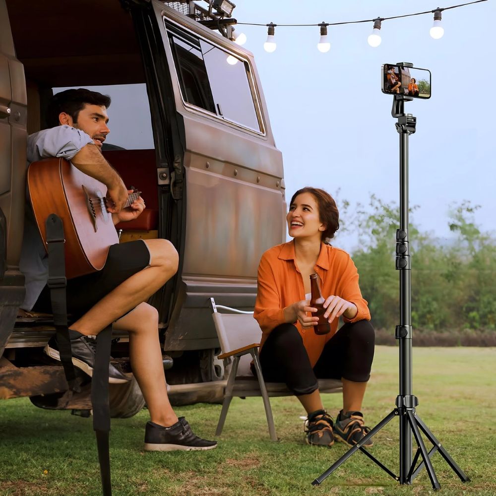 UGREEN 70-Inch Aluminum Phone Tripod with Bluetooth Remote | 15609